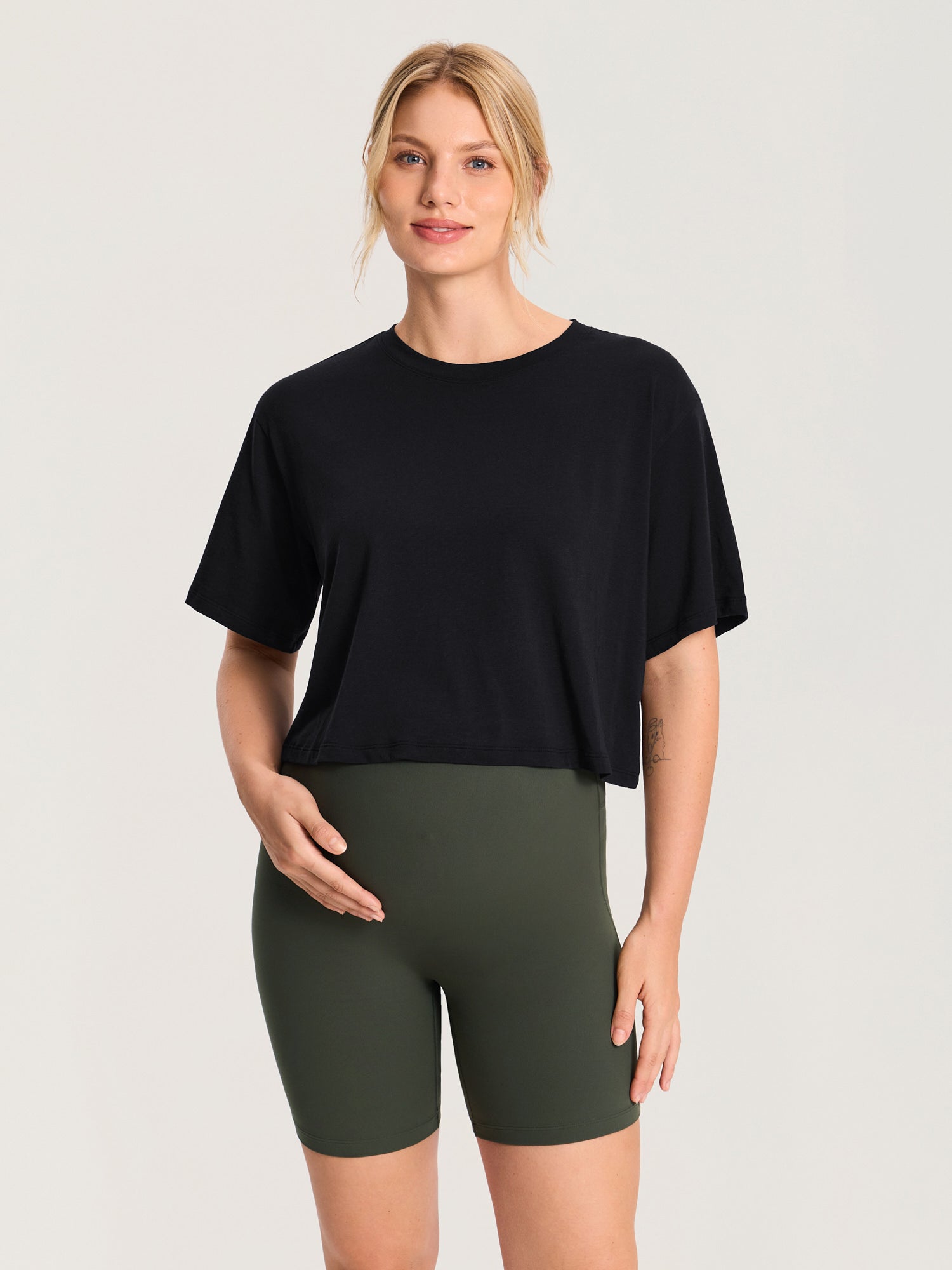 Modal Cotton Short Sleeve Loose Crop Tee Black